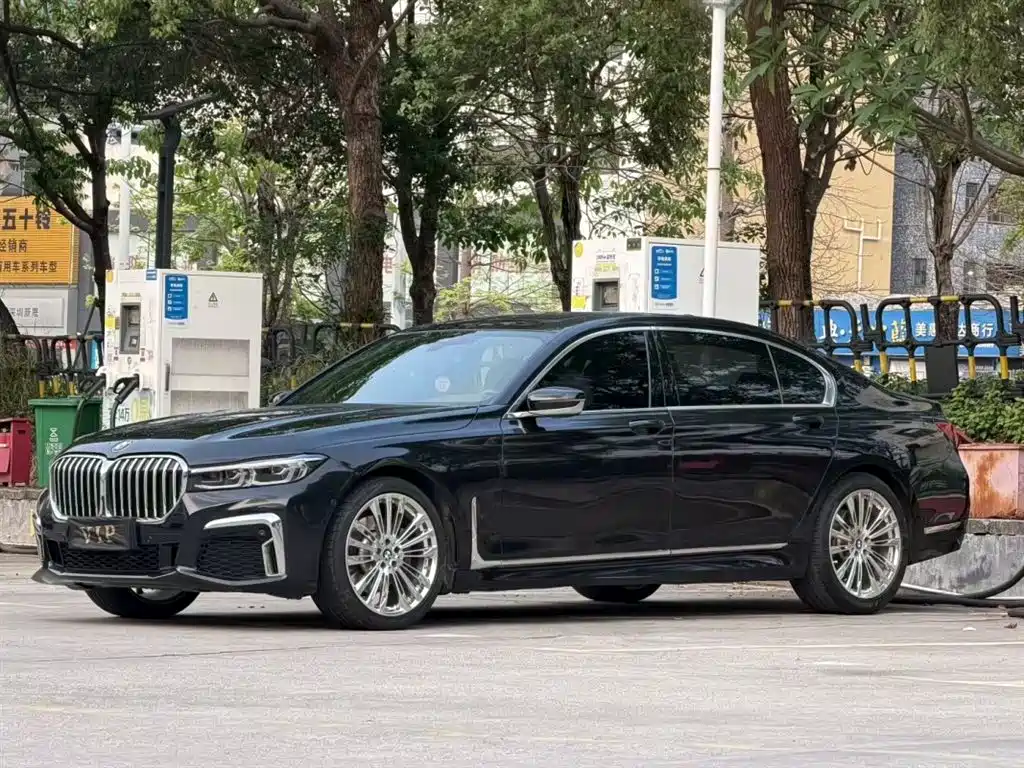 BMW 7 Series 2022 — фото 2