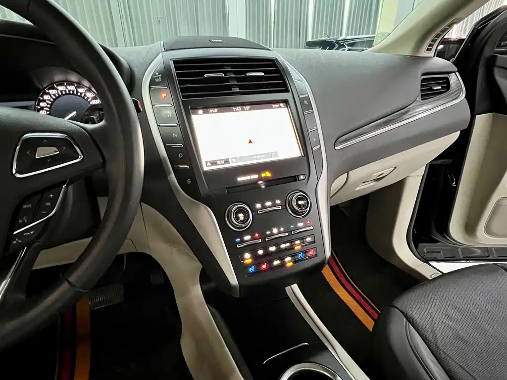 Lincoln MKC 2019 — фото 12
