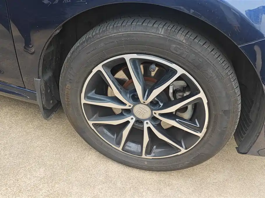 BYD MAX 2018