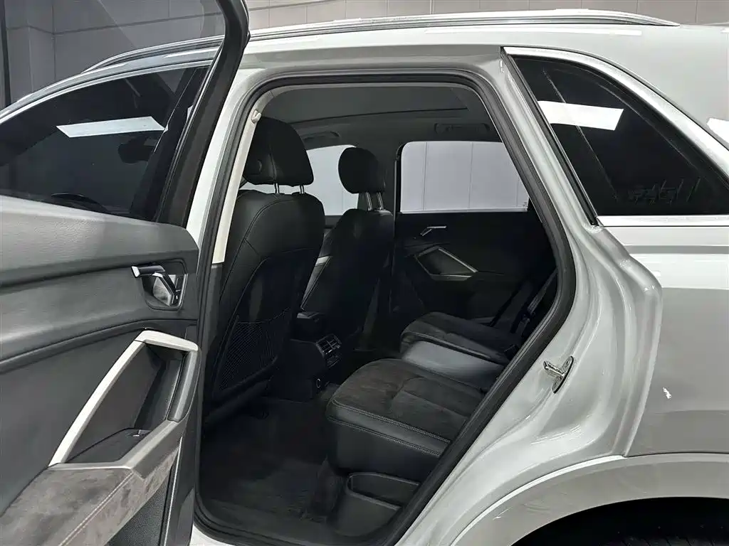 Audi Q3 2022 — фото 15