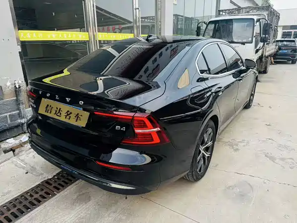 Volvo S60 2024