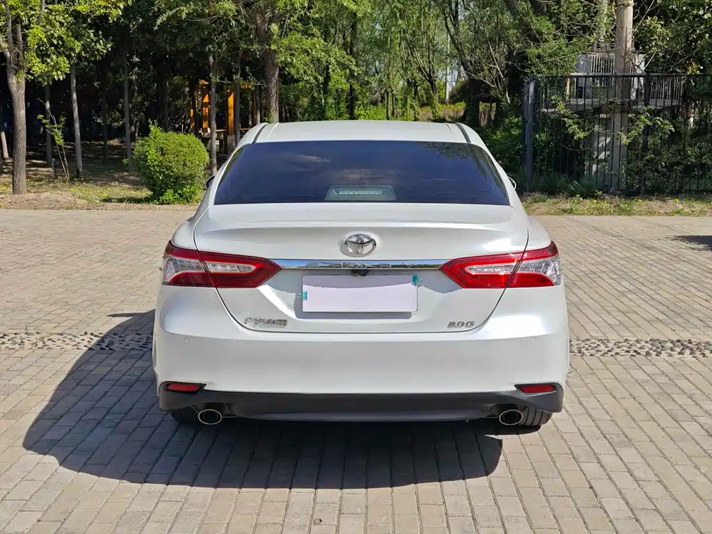 Toyota Camry 2021 — фото 9