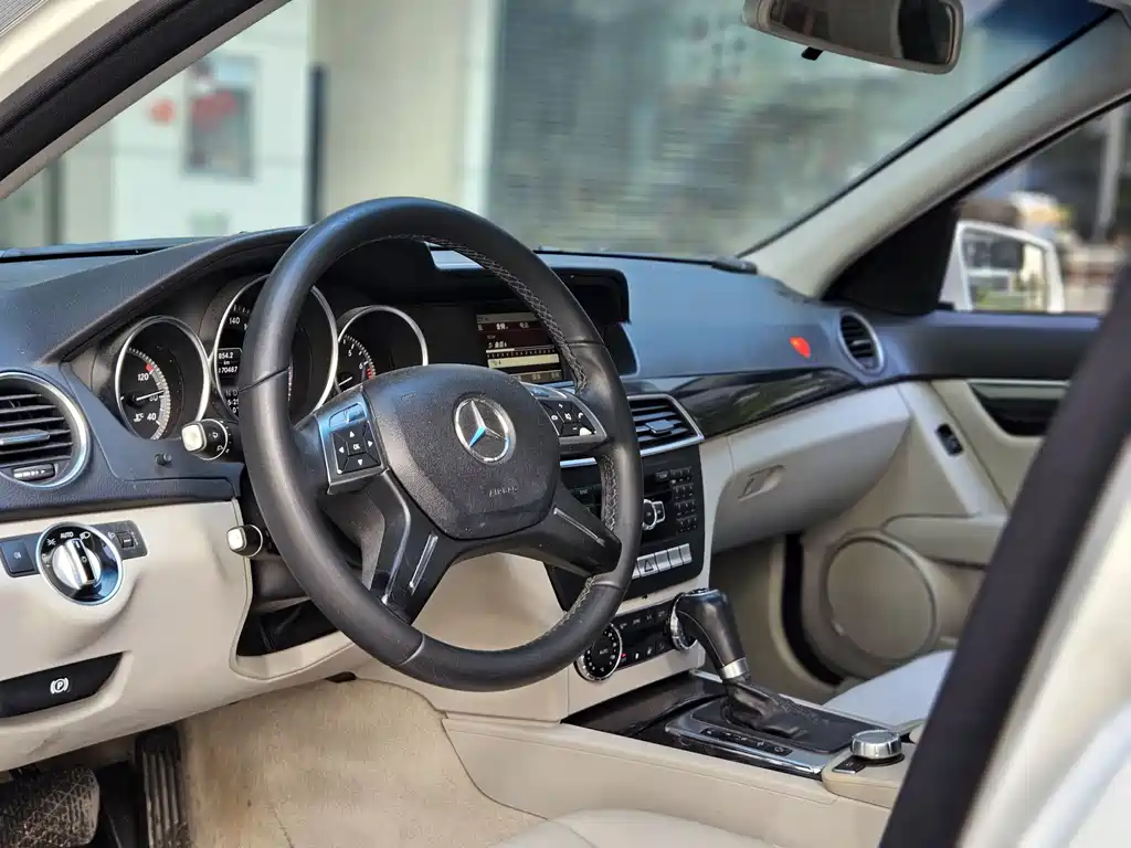 Mercedes-Benz C-Class 2013 — фото 8