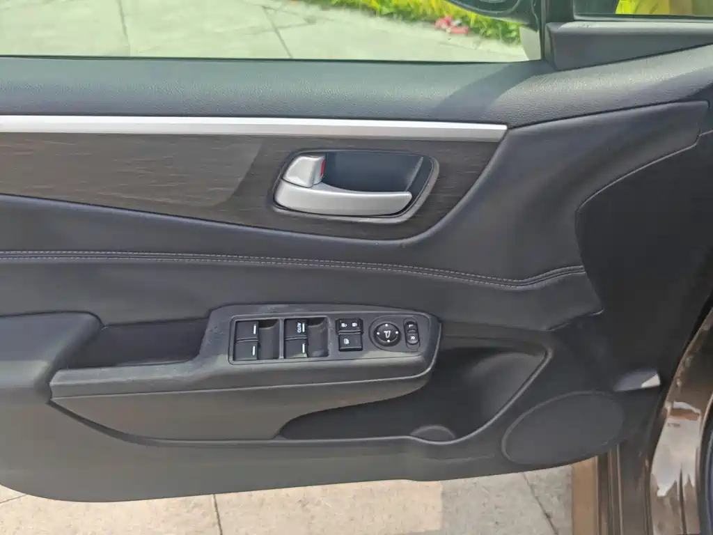 Honda Jade 2015 — фото 8