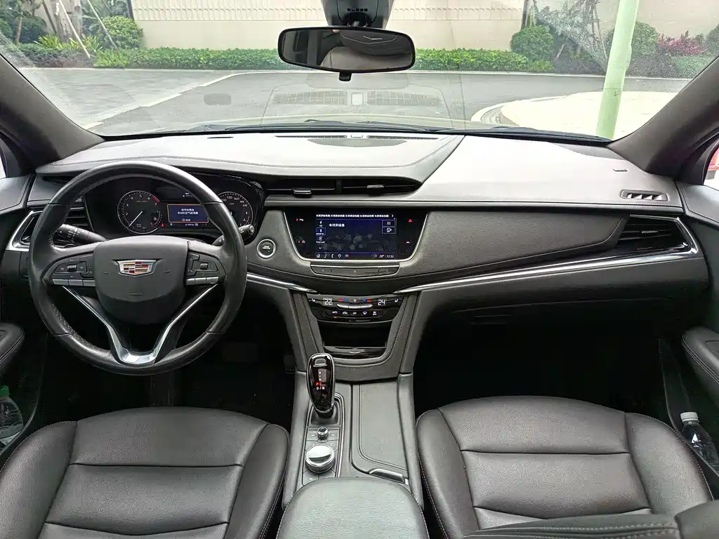 Cadillac XT6 2021 — фото 8