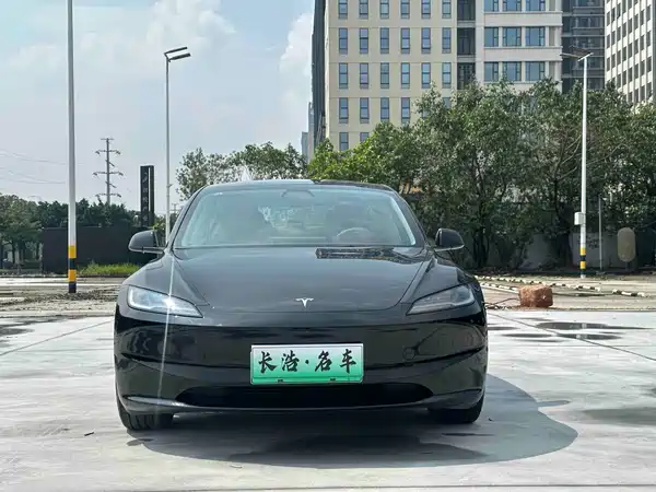 Tesla Model 3 2023