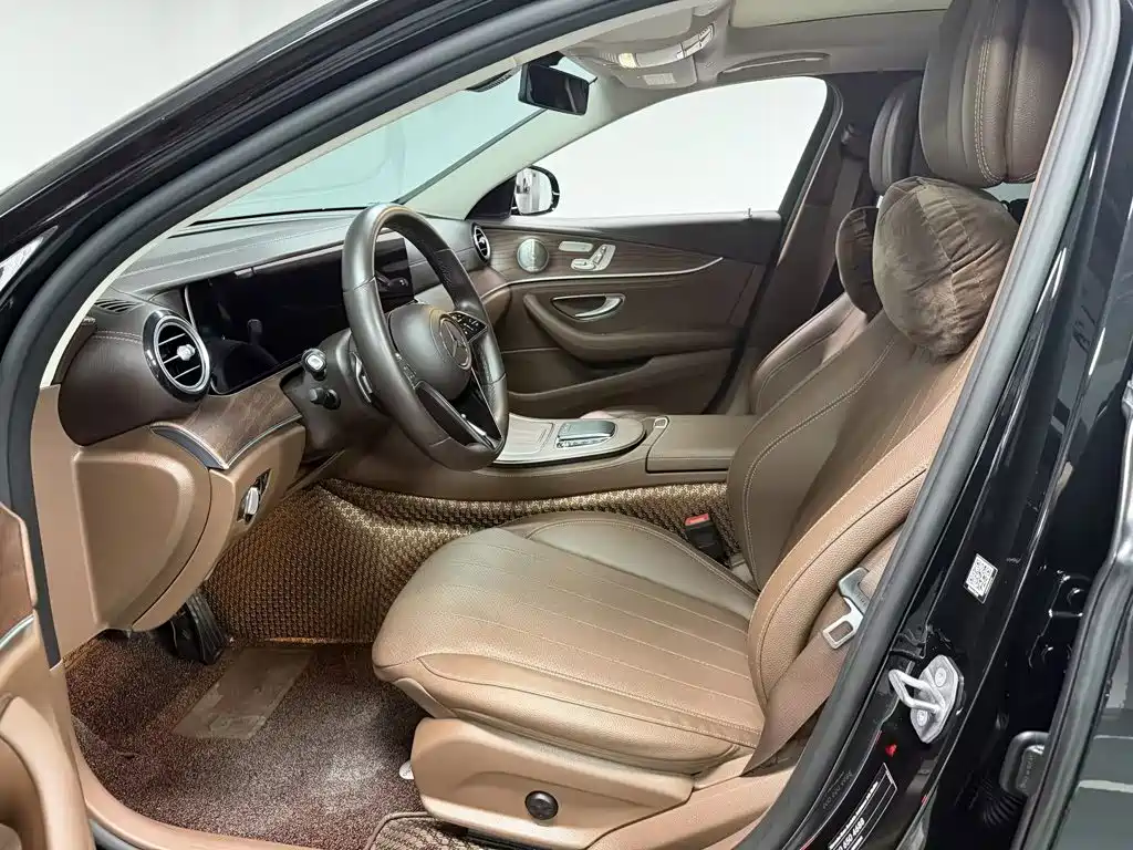 Mercedes-Benz E-Class 2023 — фото 15