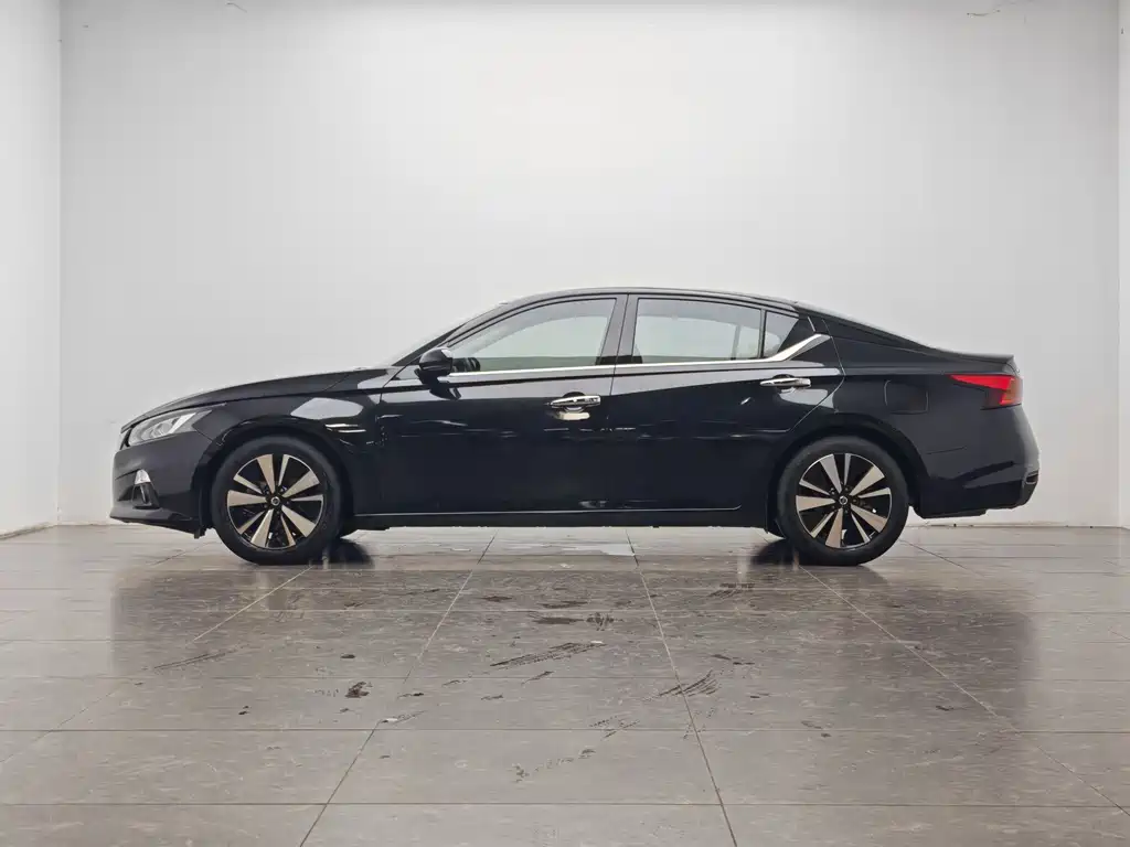 Nissan Teana 2022 — фото 10