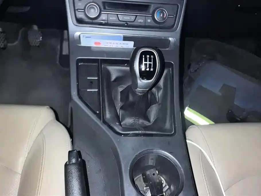 Geely Emgrand 2018 — фото 16