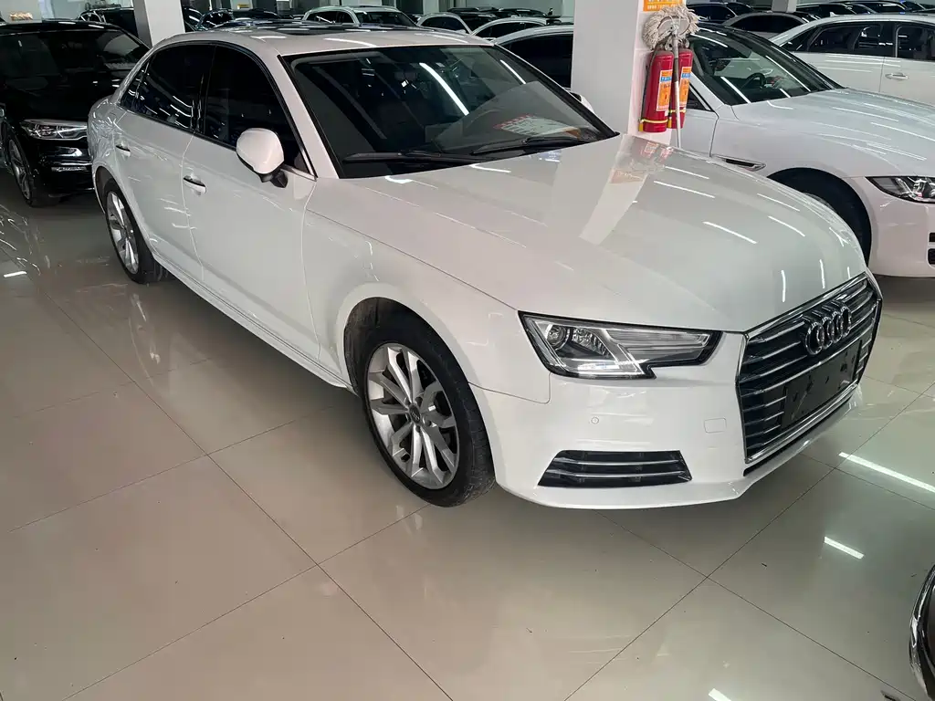 Audi A4L 2018 — фото 2