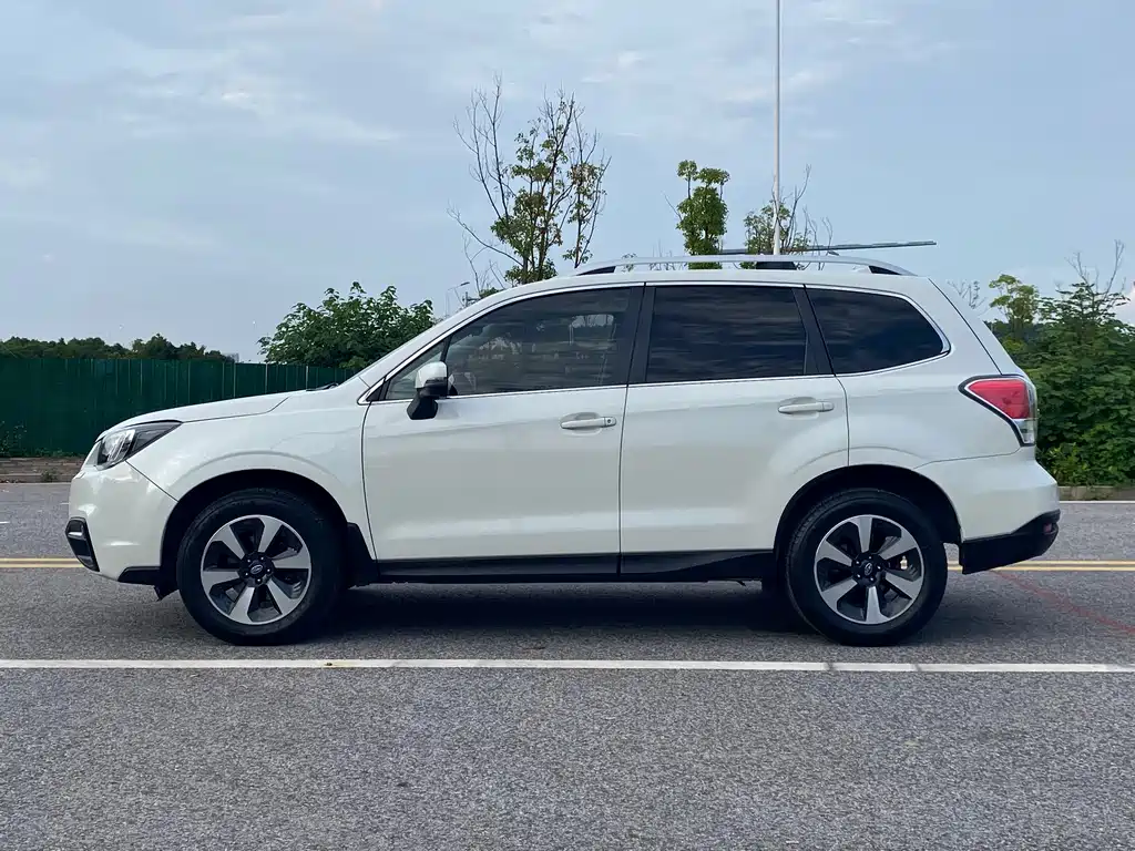 Subaru Forester 2017 — фото 10