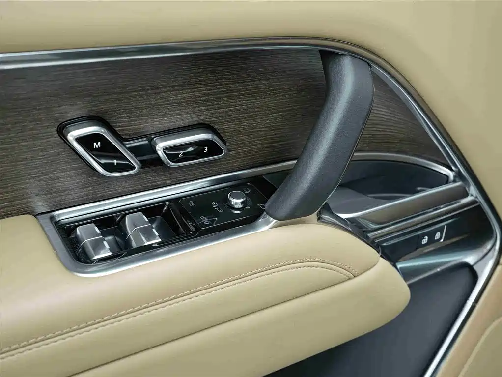 Land Rover Range Rover 2025 — фото 15
