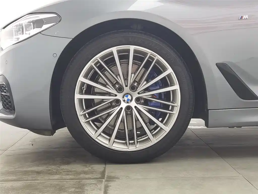 BMW 5 Series 2020 — фото 17