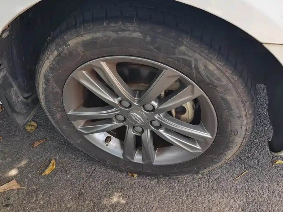 Geely Emgrand 2018