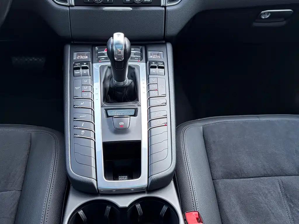 Porsche Macan 2016 — фото 15