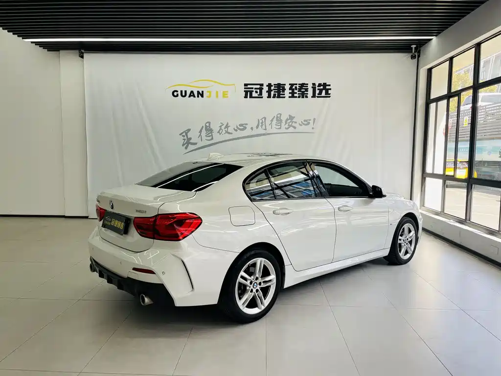 BMW 1 Series 2020 — фото 15