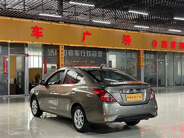 Nissan Sunny 2014