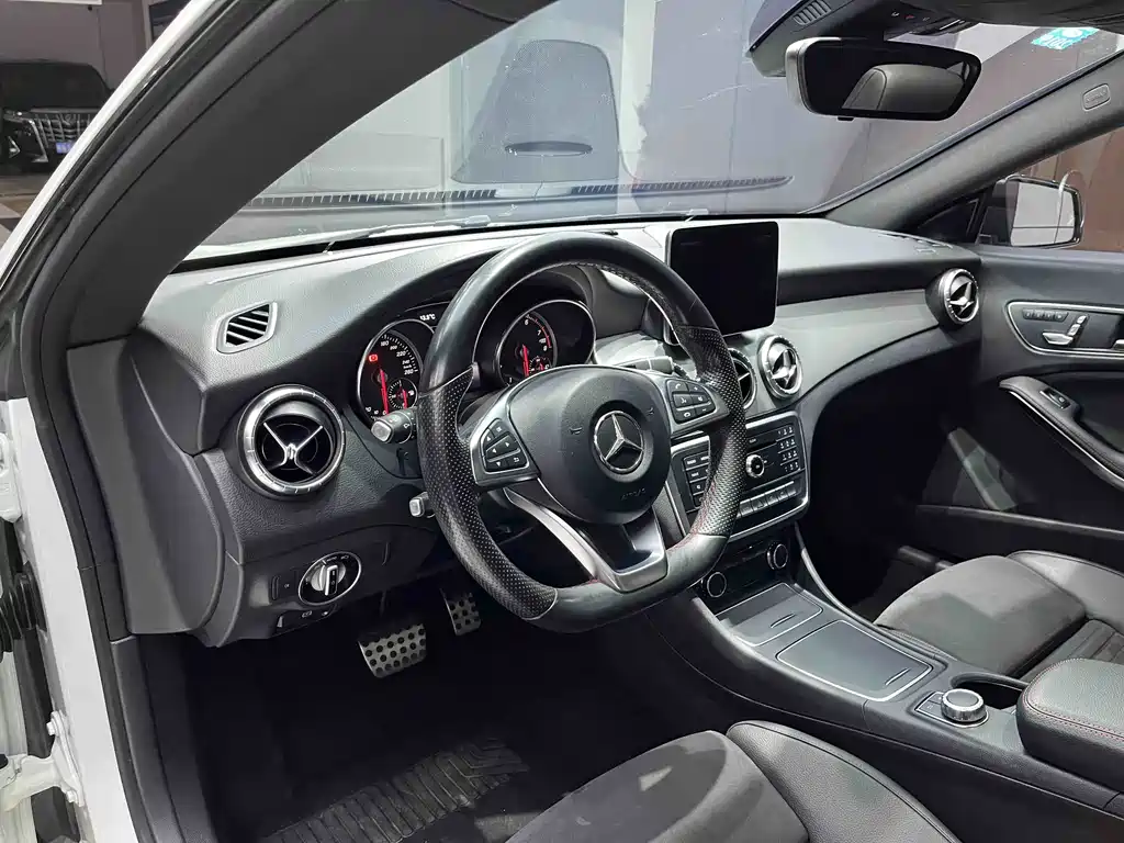 Mercedes-Benz CLA 2017 — фото 12
