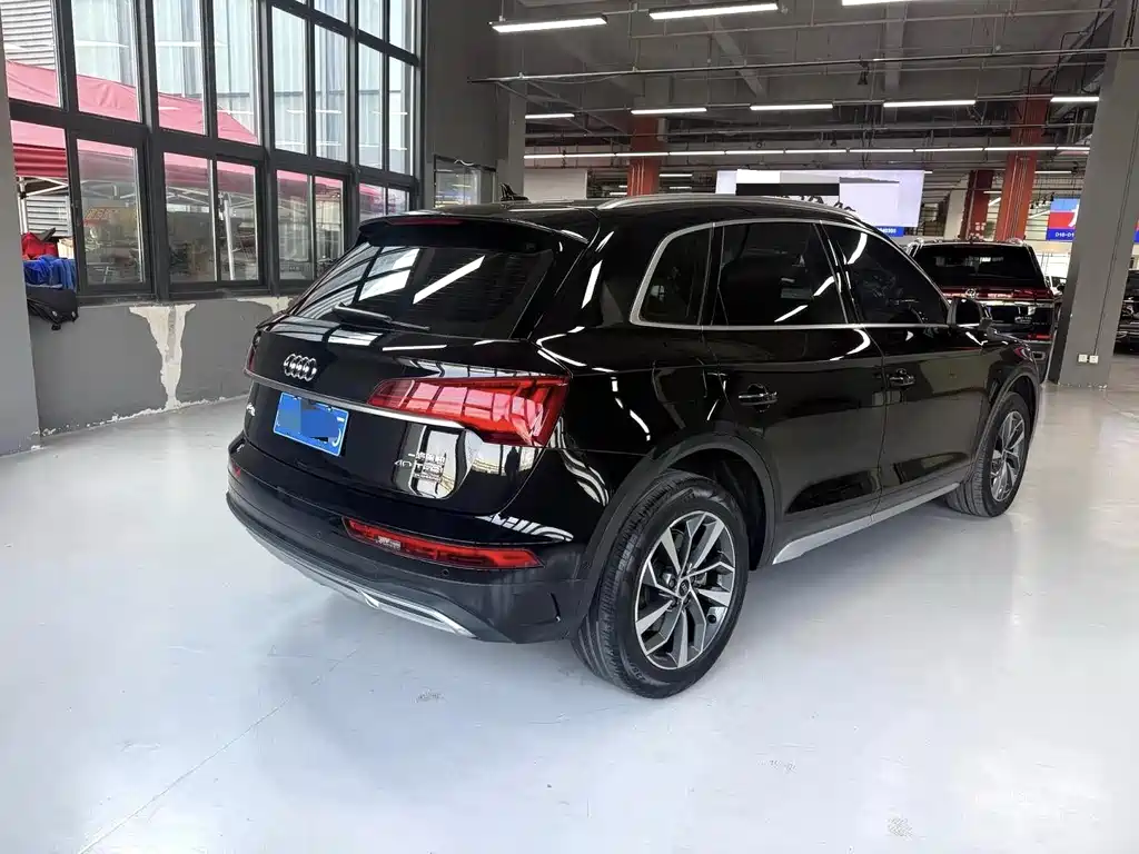 Audi Q5L 2022 — фото 16