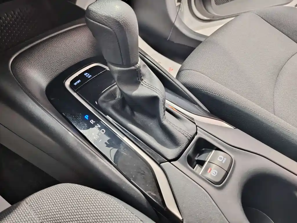 Toyota Corolla 2021 — фото 10