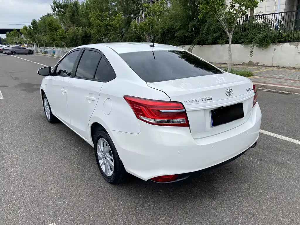 Toyota Yaris L 2017