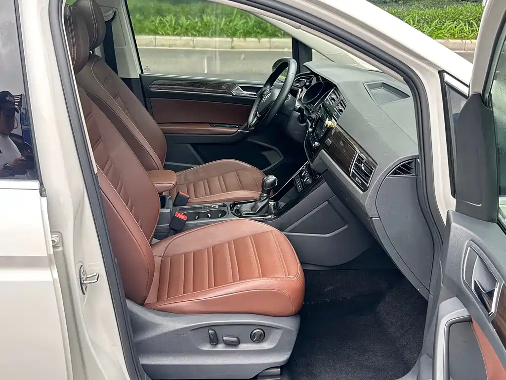 Volkswagen Touran 2016