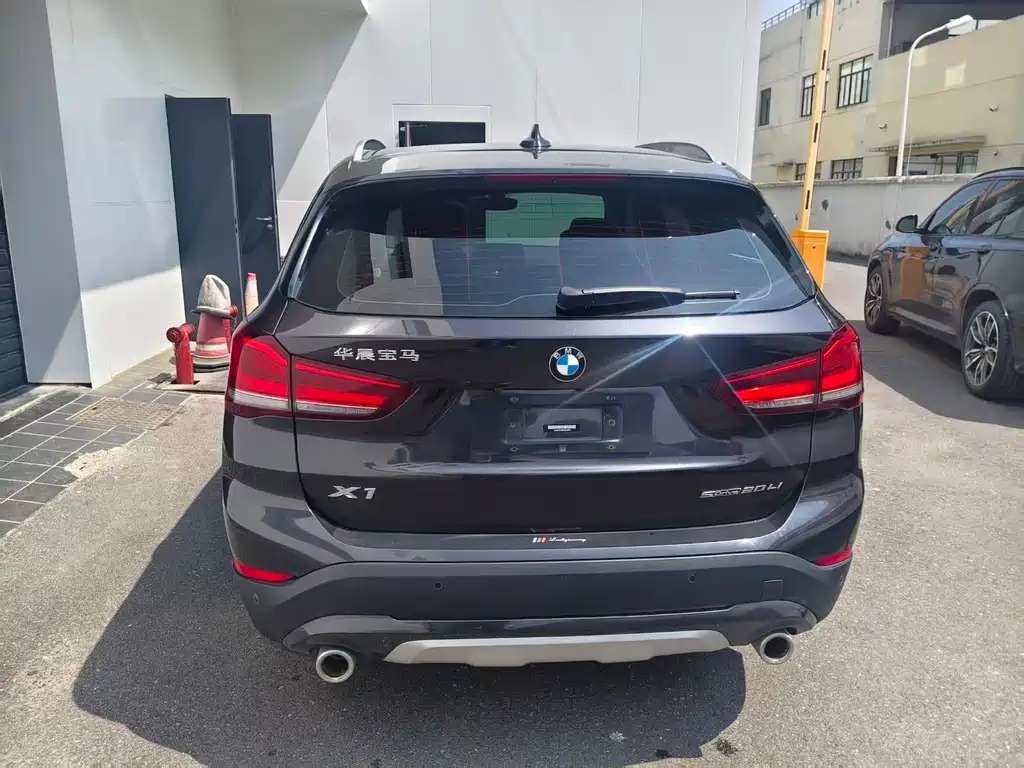 BMW X1 2022 — фото 3