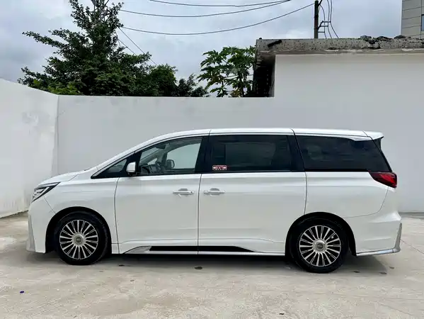 GAC Trumpchi M8 2022
