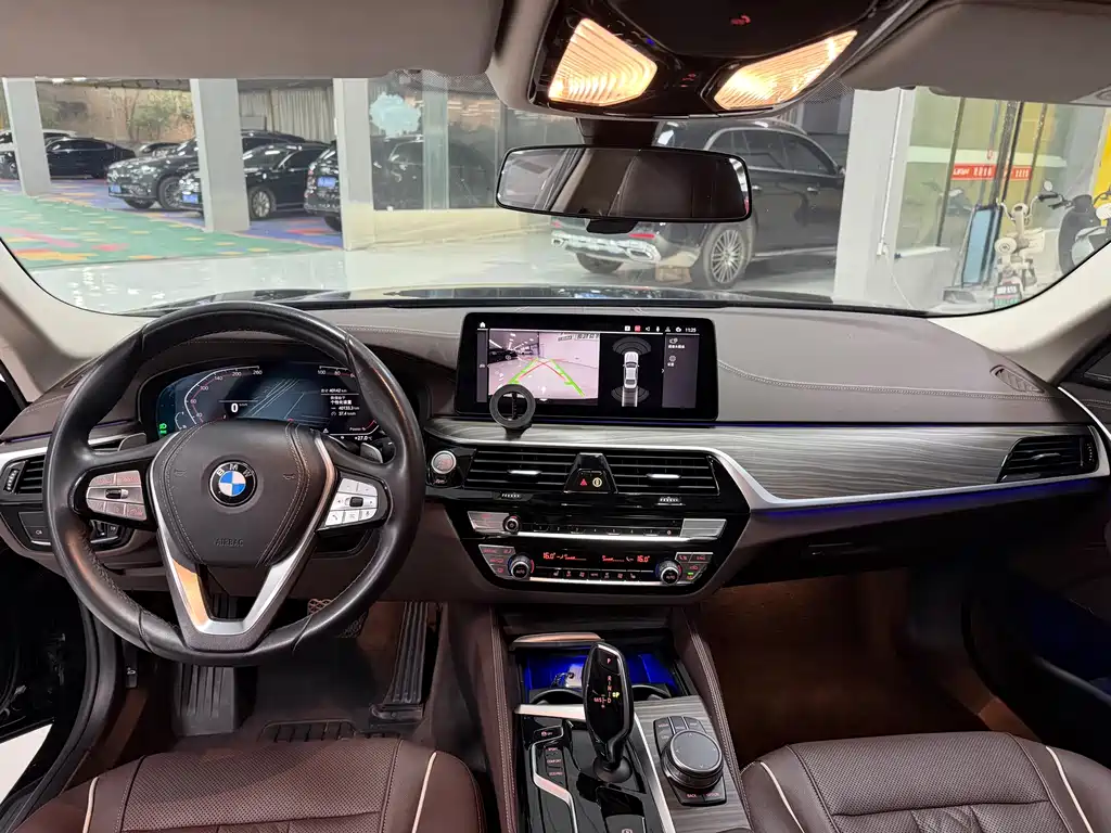 BMW 5 Series 2023