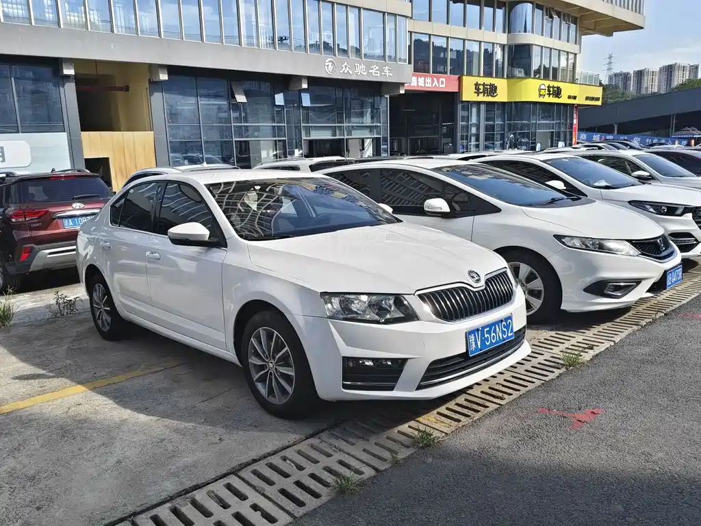 Skoda Octavia 2018 — фото 3