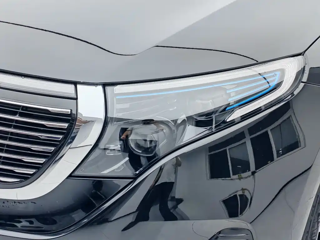 Mercedes-Benz EQC 2021