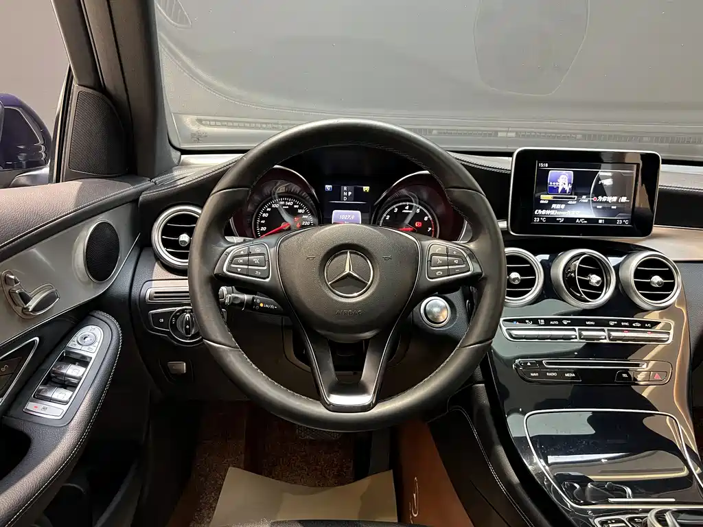 Mercedes-Benz GLC 2016 — фото 11