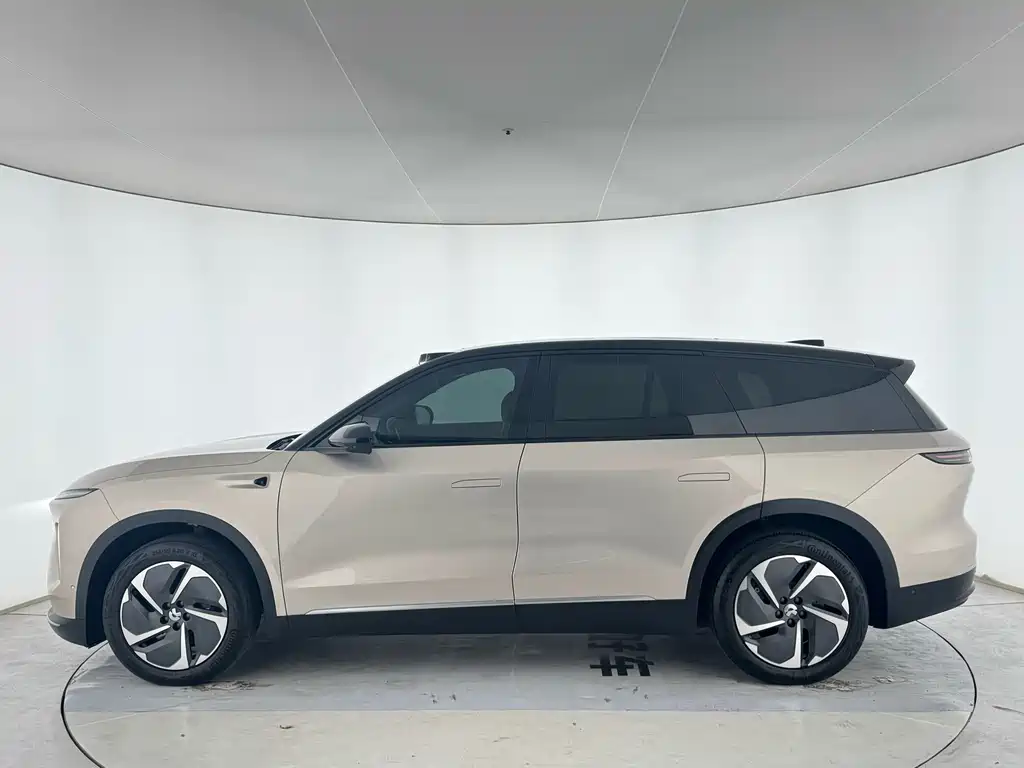 NIO ES8 2024