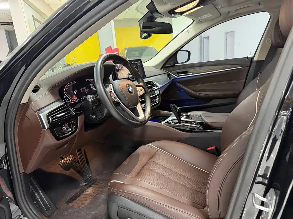BMW 5 Series 2023