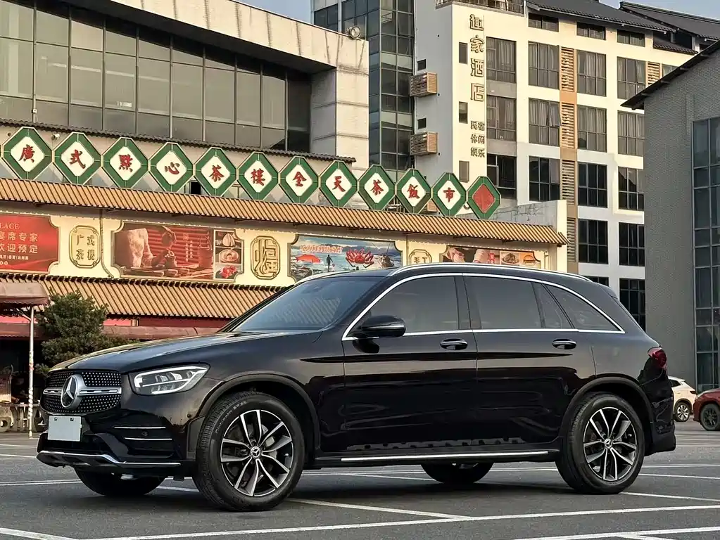 Mercedes-Benz GLC 2022 — фото 1