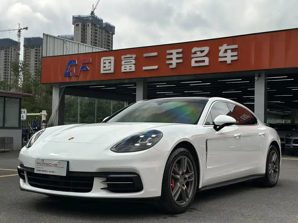 Porsche Panamera 2019 — фото 1