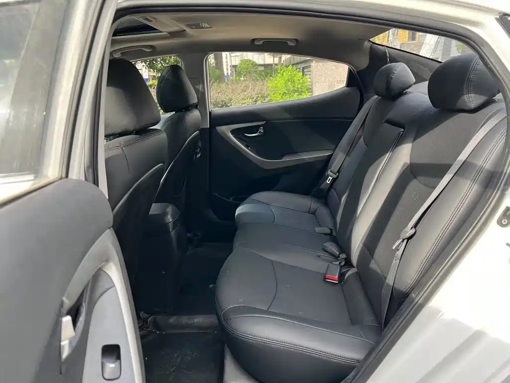 Hyundai Elantra 2013