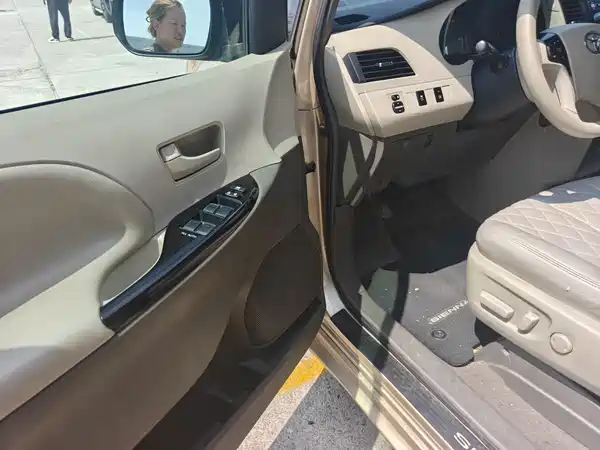 Toyota Sienna 2015