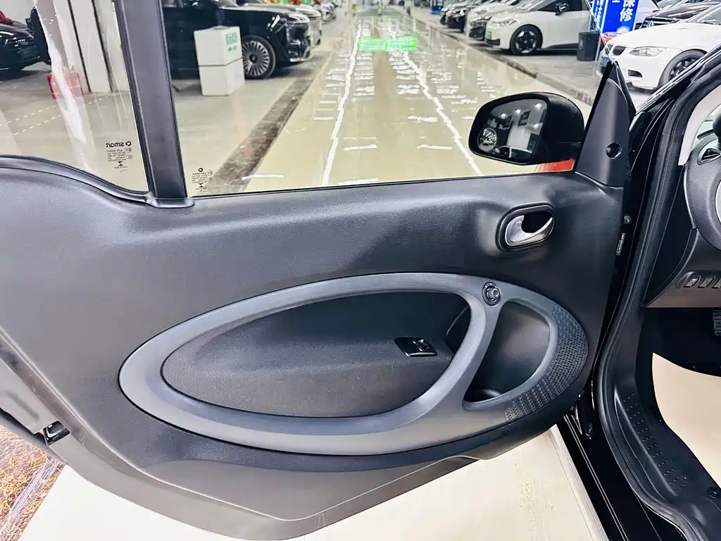 smart fortwo 2018 — фото 25