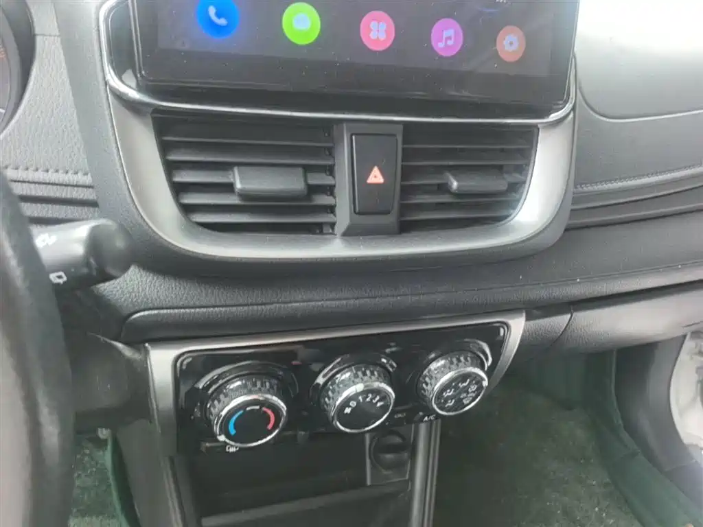 Toyota Yaris L 2020 — фото 13