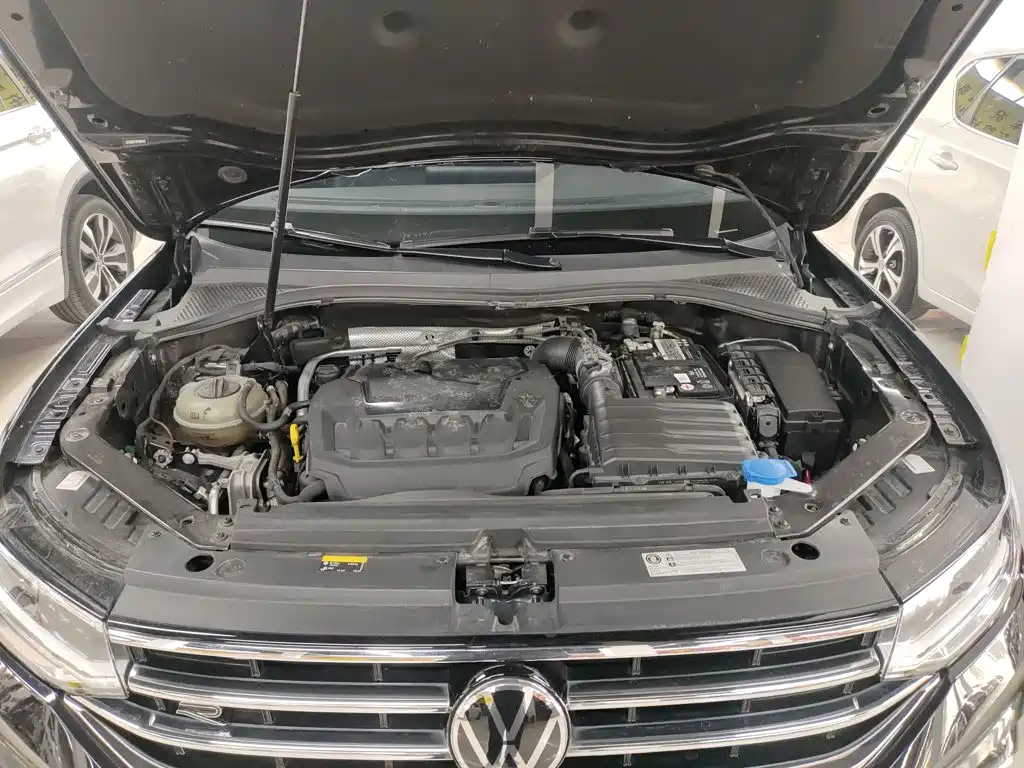 Volkswagen Tiguan L 2023 — фото 16