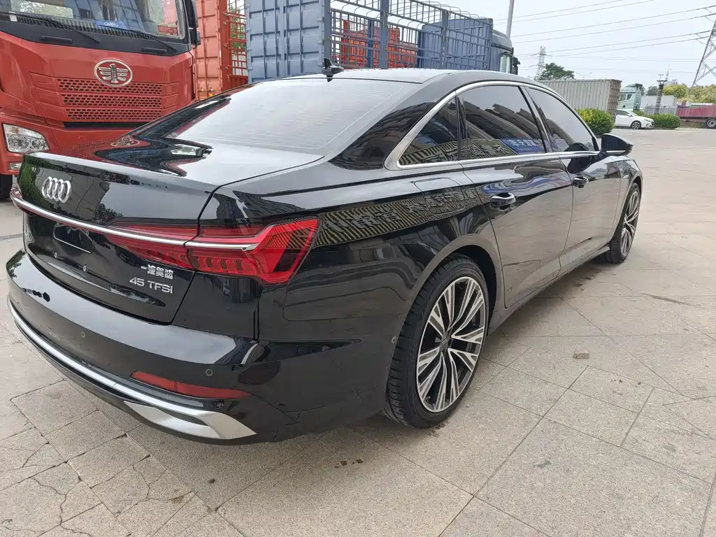 Audi A6L 2023 — фото 4