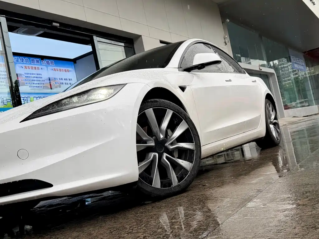 Tesla Model 3 2024 — фото 7