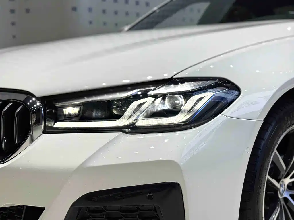 BMW 5 Series 2023 — фото 18