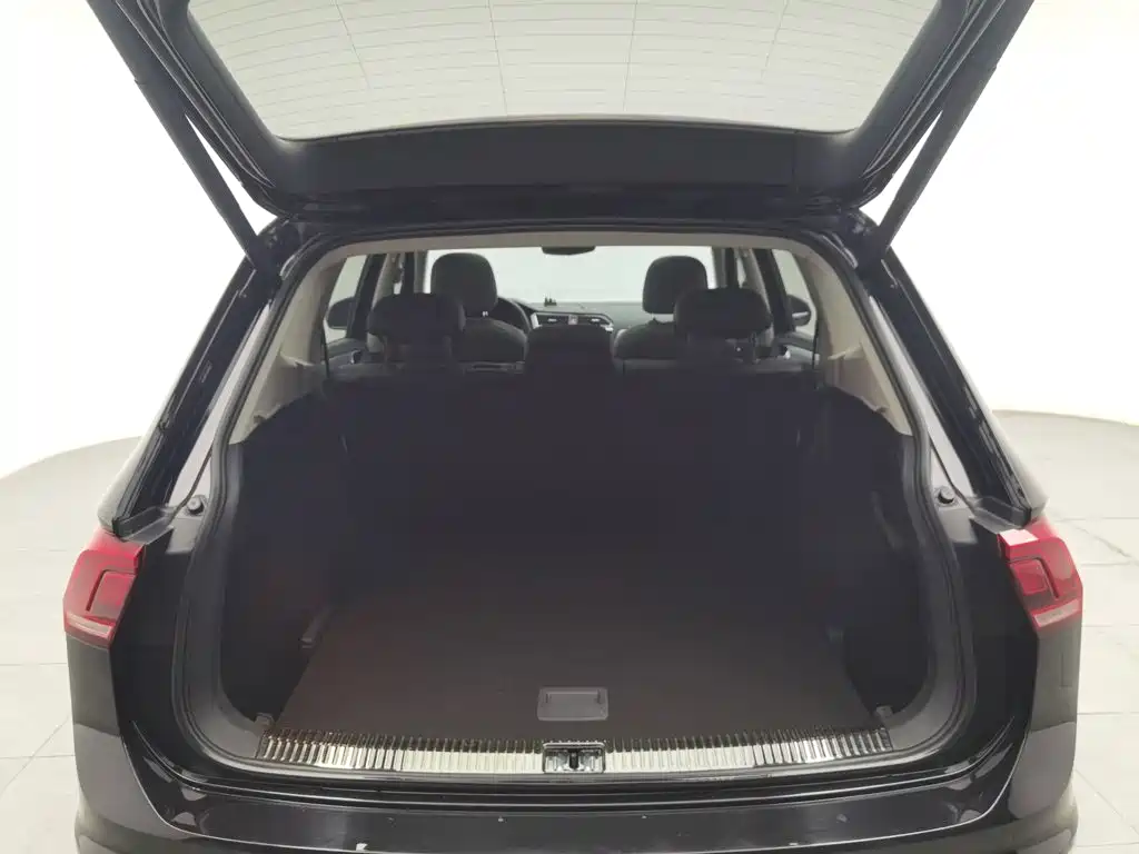 Volkswagen Tiguan L 2020 — фото 16