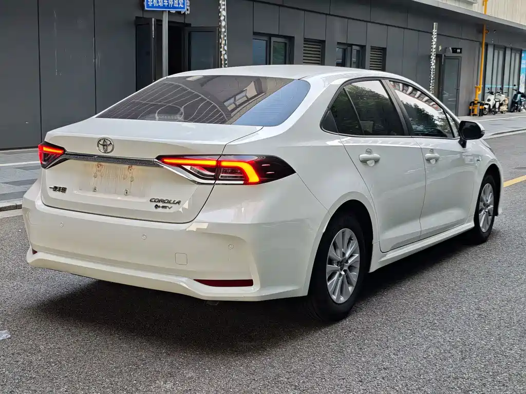 Toyota Corolla 2025 — фото 17