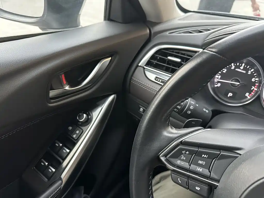 Mazda Atenza 2018 — фото 15