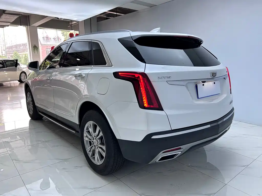 Cadillac XT5 2021 — фото 5