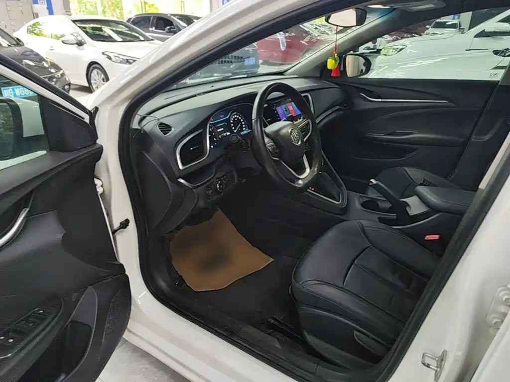 Buick Excelle 2018 — фото 16