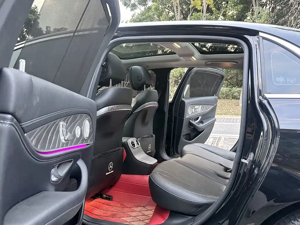 Mercedes-Benz E-Class 2023 — фото 11